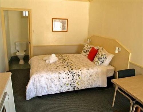 Boulevard Motel 3*